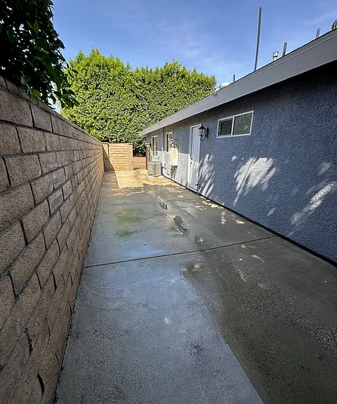 9409 N Orion Ave — Photo 18