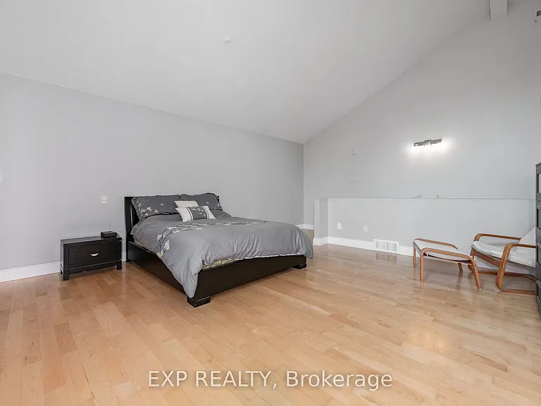 1238 Barnwell Cres — Photo 30