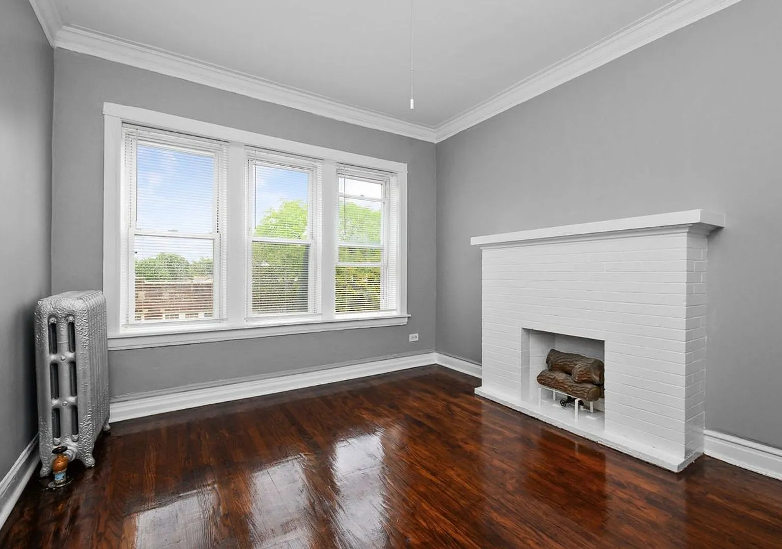 7557-59 S. Calumet Ave. / 348-58 E 76th St. — Photo 3
