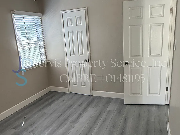 6017 Pine Ave #C — Photo 10