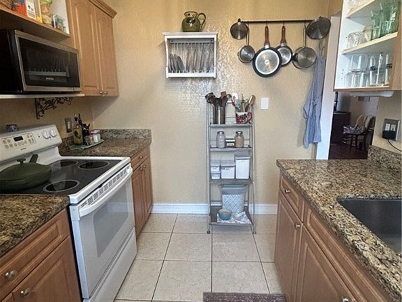 4th image of 12656 Kenwood Ln APT C