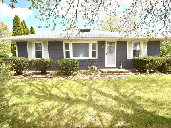 108 Carlson Ave, Washington, IL 61571