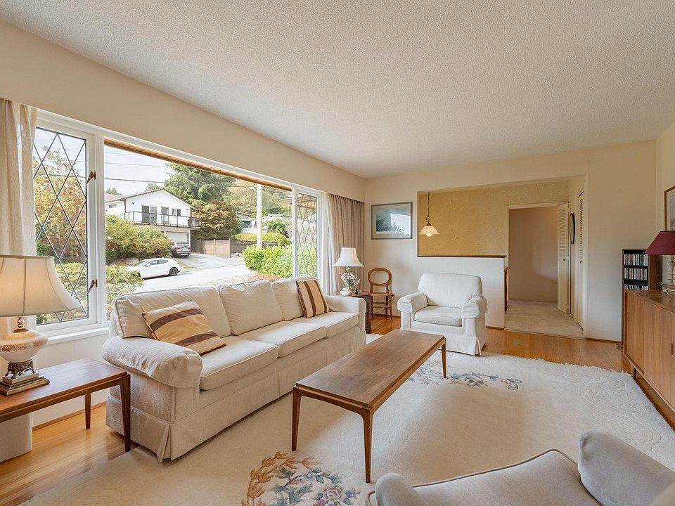 1262 Eastview Rd, North Vancouver, BC V7J 1L6 MLS R2733763 Zillow