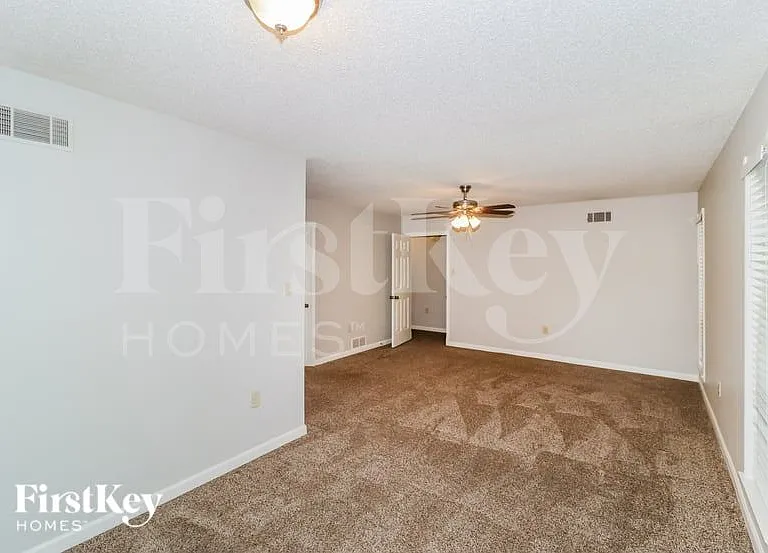 7675 Charstone Dr — Photo 11