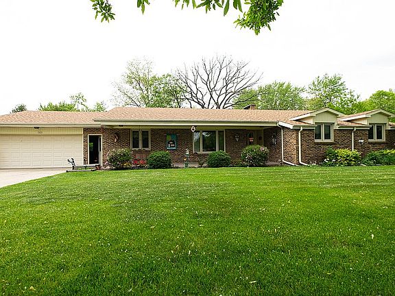 2nd image of 1621 Oakland Dr