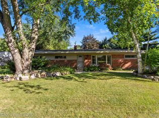 1621 Beverly Blvd, Walled Lake, MI 48390