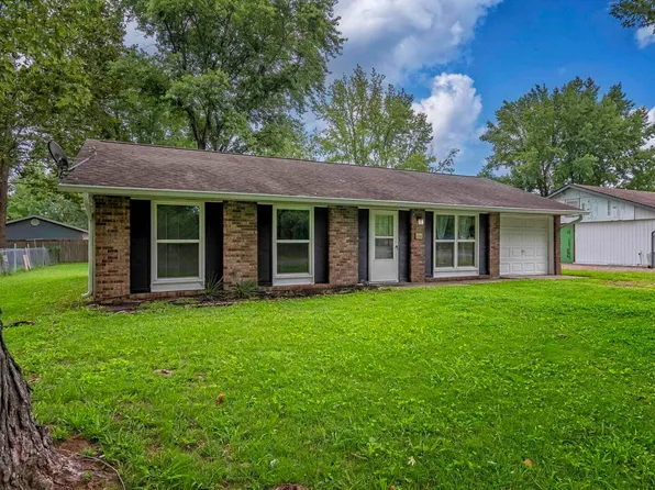 704 N 27th St, Herrin, IL 62948