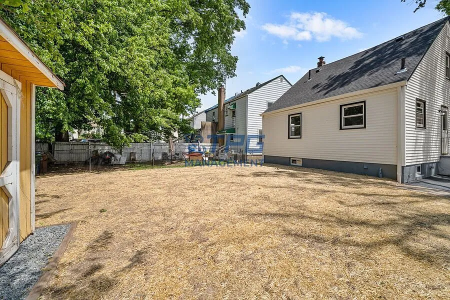 Fully Gut-Renovated 4BR Home with Huge Backyard | Everything Brand New | $500 Off 1st month rent ... — Photo 4