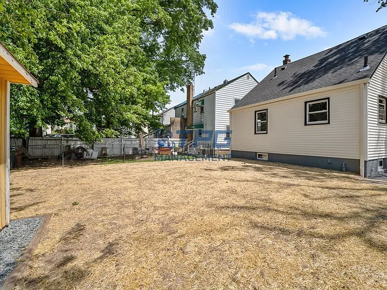 813 Union St — Photo 4
