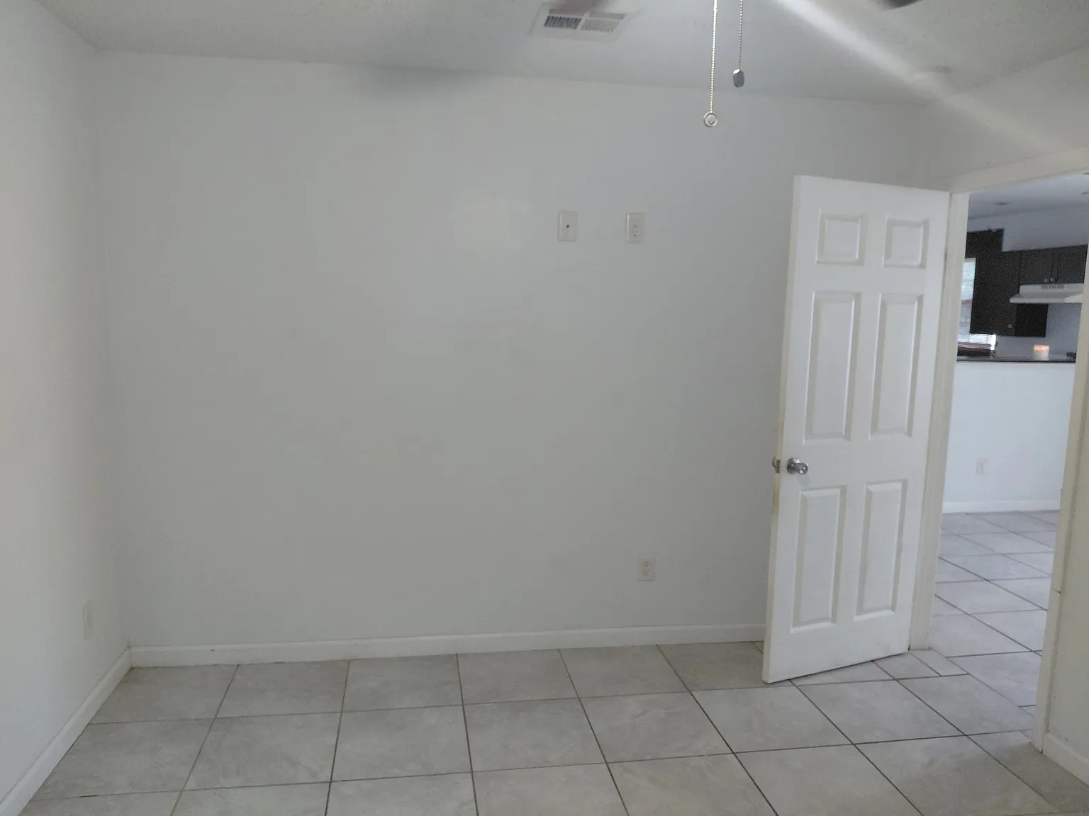 2 bed, 1100 sqft, $1,200 — Photo 3