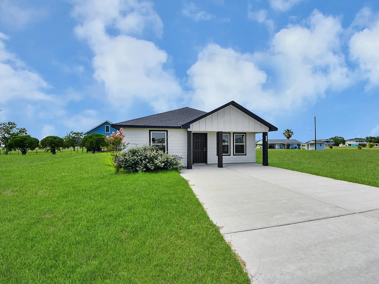 3 bed, 2.0 bath, $1,950 — Photo 4
