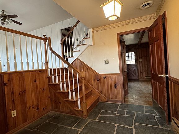 2nd image of 3101 Medallion Cir SE