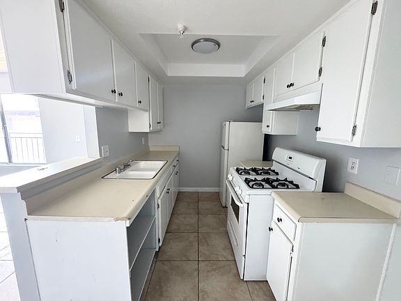 2nd image of 12919 Doty Ave #3