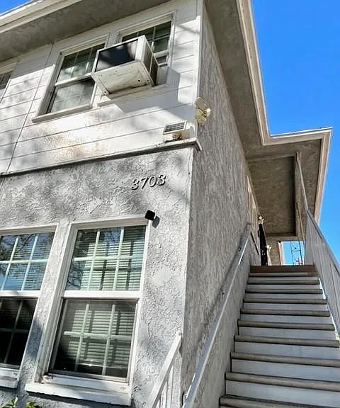 3705 S Victoria Ave — Photo 3