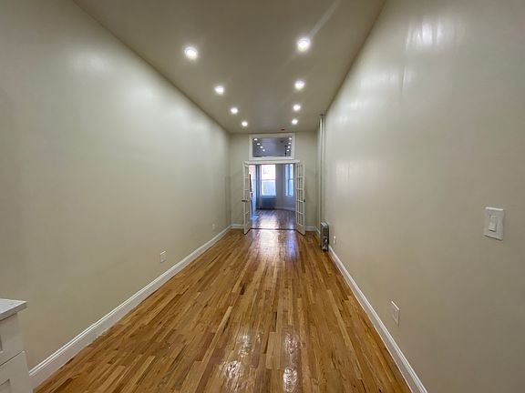 2nd image of 742 Macdonough St APT 2R