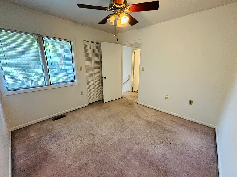 324 Shenandoah Cir — Photo 9