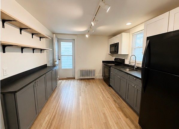 1st image of 362 Broad St #1