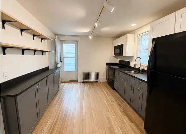 362 Broad St #1