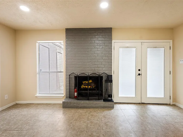 5921 Arncliffe Dr #5921 — Photo 7