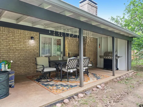 1201 Corey Dr, Whitehouse, TX 75791