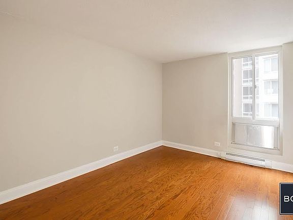 4th image of 546 Main St APT 1208