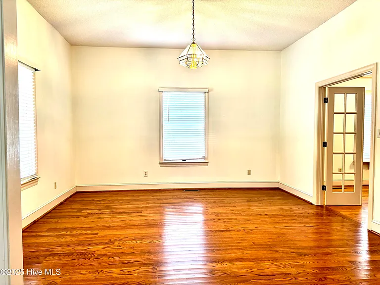 3549 N Main St — Photo 4