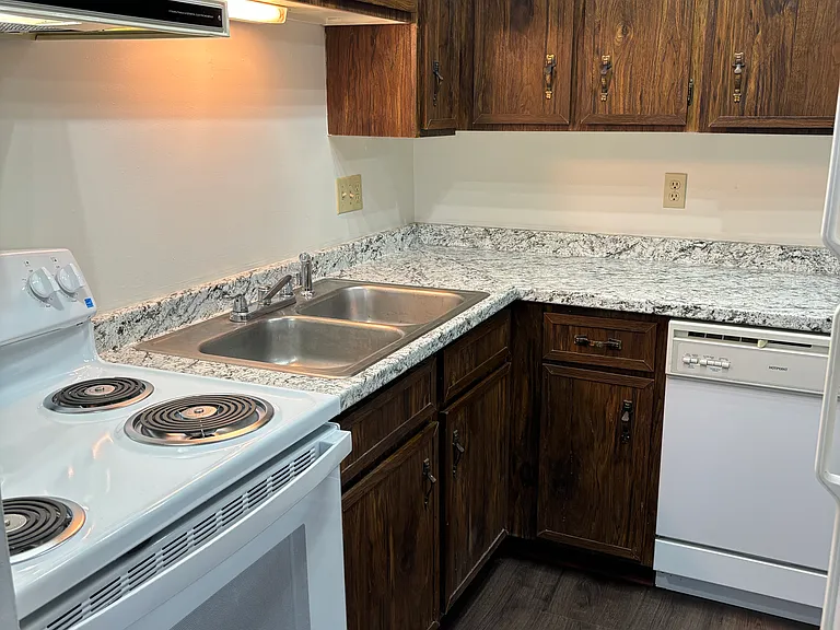 208 Woodwind Ct — Photo 2