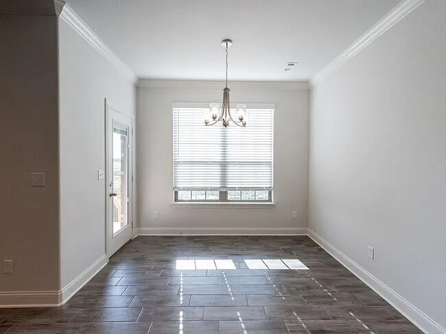 430 Linda Ln — Photo 9