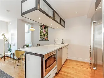 Sold by Avenue Sotheby's International Realty