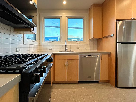 4th image of 530 Crescent Ave