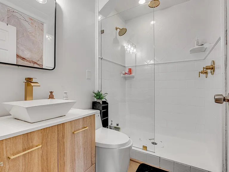 367 S Oak Ave — Photo 17