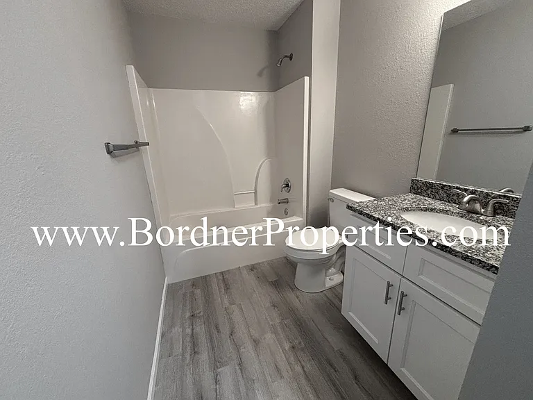 313 Lexington Rd #B — Photo 7