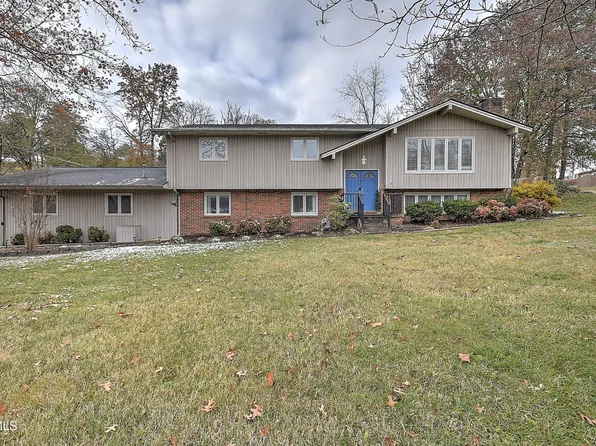 2017 Pinebrook Dr, Kingsport, TN 37660