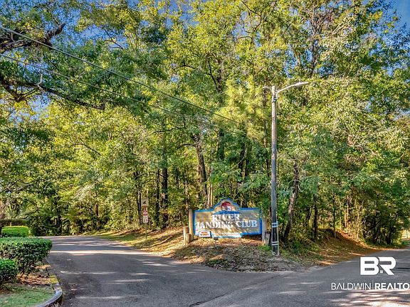 3rd image of 314 Riverbend Dr #314