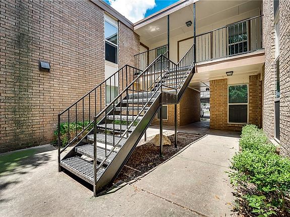 3rd image of 3824 Cibolo Dr Unit 110