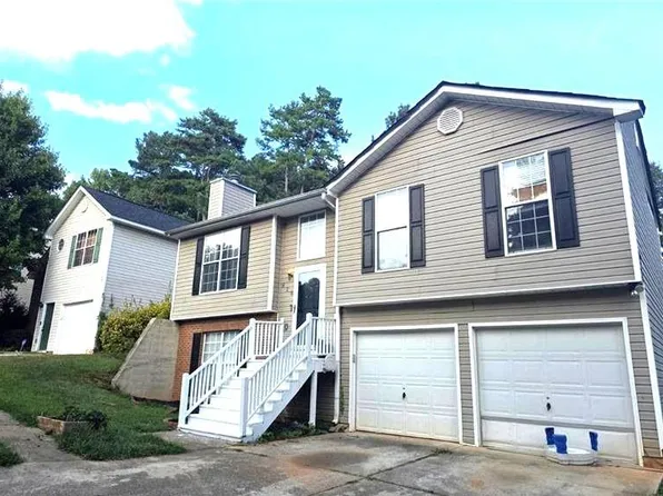 828 Tradd Ct, Stone Mountain, GA 30087