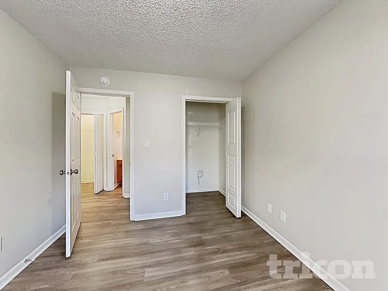 9408 Northwoods Forest Dr — Photo 14