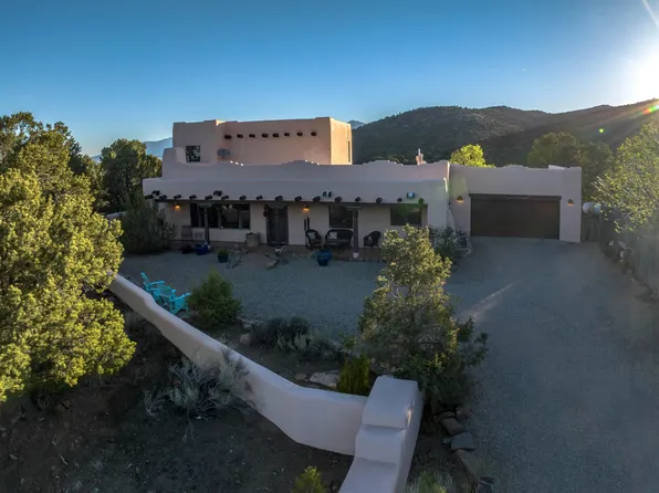 33 Monte Lindo, Ranchos de Taos, NM 87557