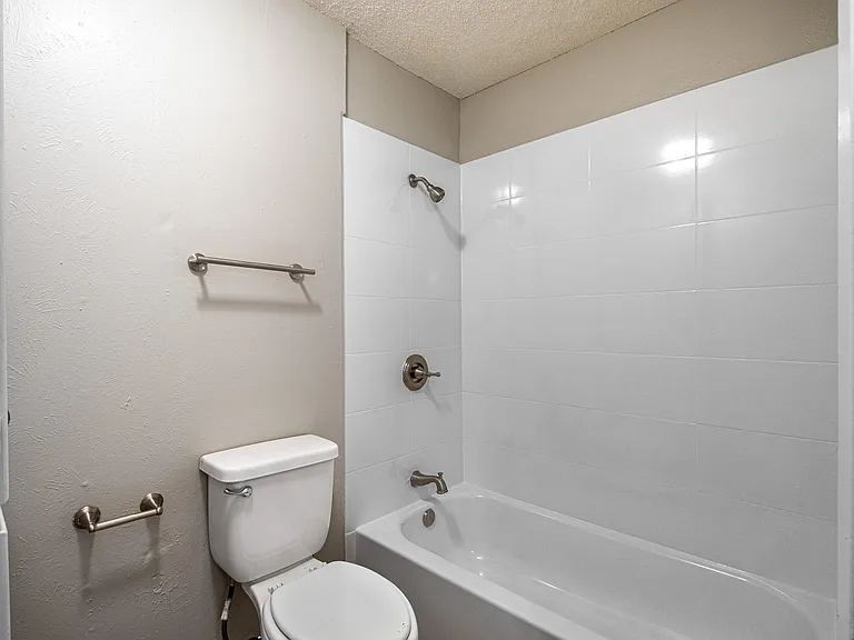 308 Candlewood Pl — Photo 16
