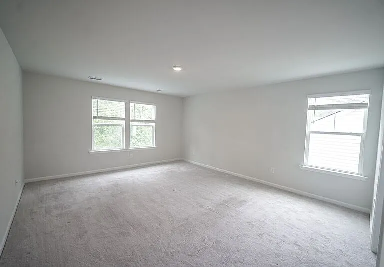 225 Lillian St — Photo 22