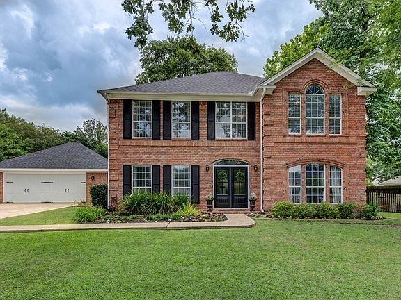 3rd image of 104 Winged Foot Dr