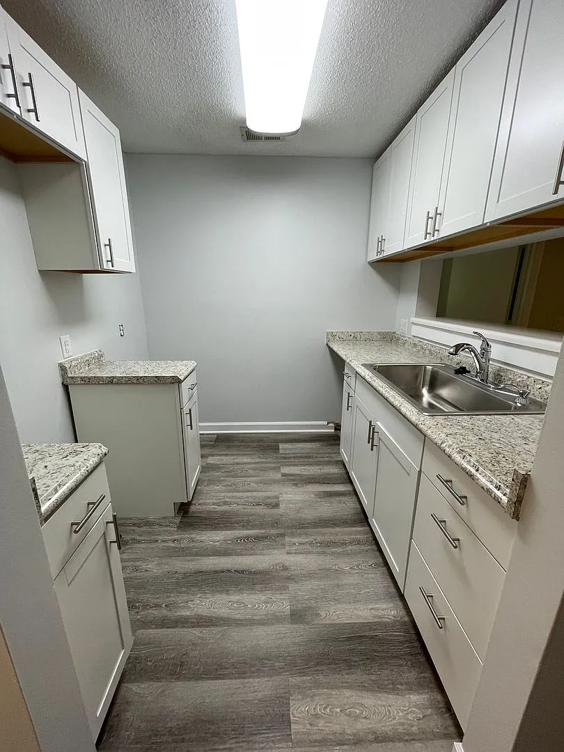 University Commons Unit A-12 — Photo 4