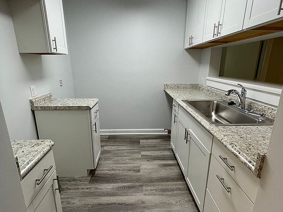 4th image of 303 Smith Level Rd APT A12