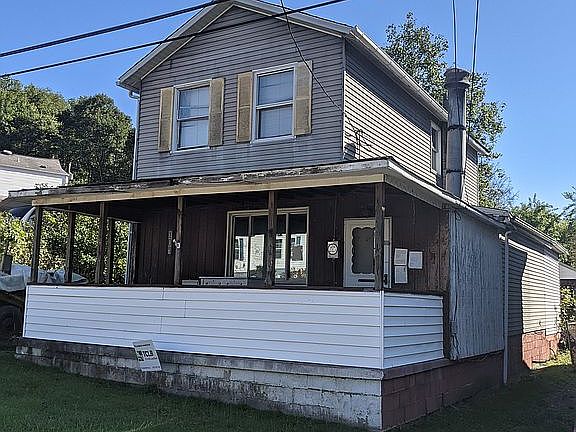 2nd image of 109 2nd St