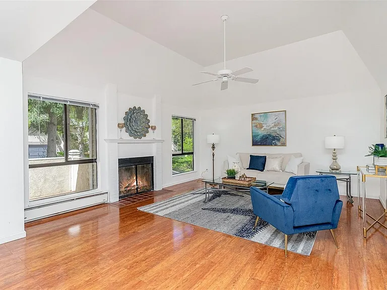10211 NE 16th Pl #R8 — Photo 11
