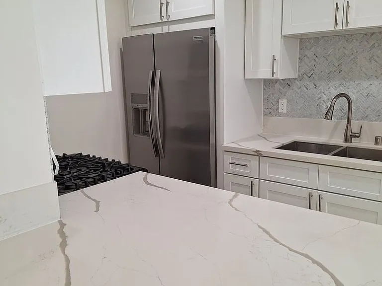 336 S Norton Ave #204 — Photo 23