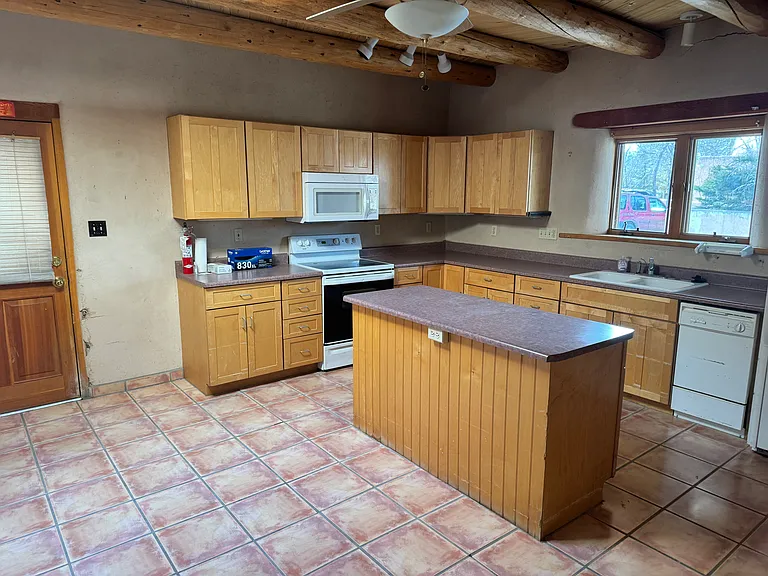 415 Valverde St #1055 — Photo 6
