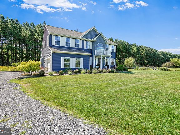3rd image of 32655 Meadowlark Ln