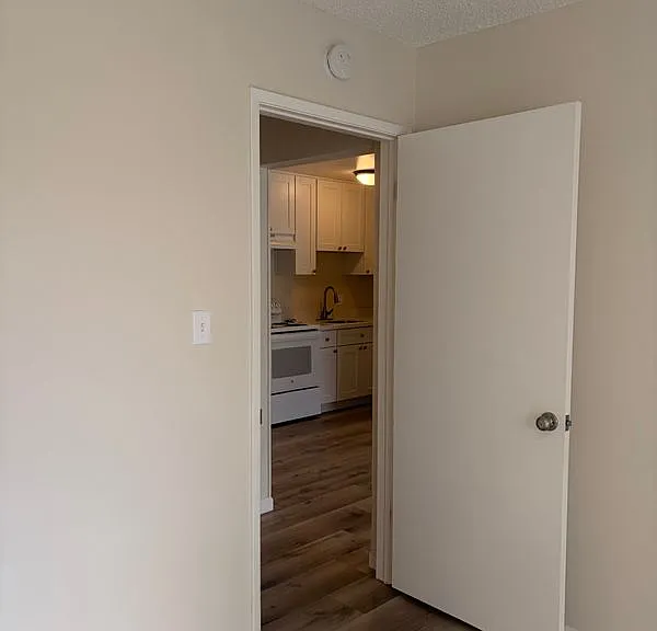 33 Atlas Ave #11 — Photo 5