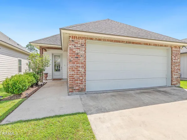 207 Twin Meadow Ln, Lafayette, LA 70508